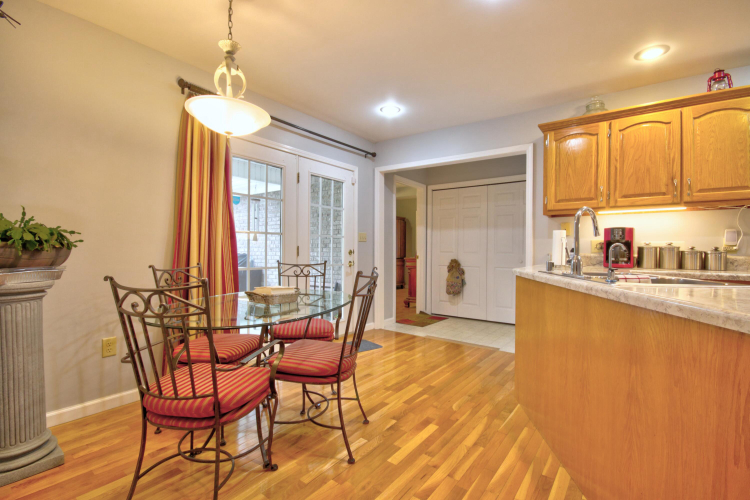 Listing Image 9