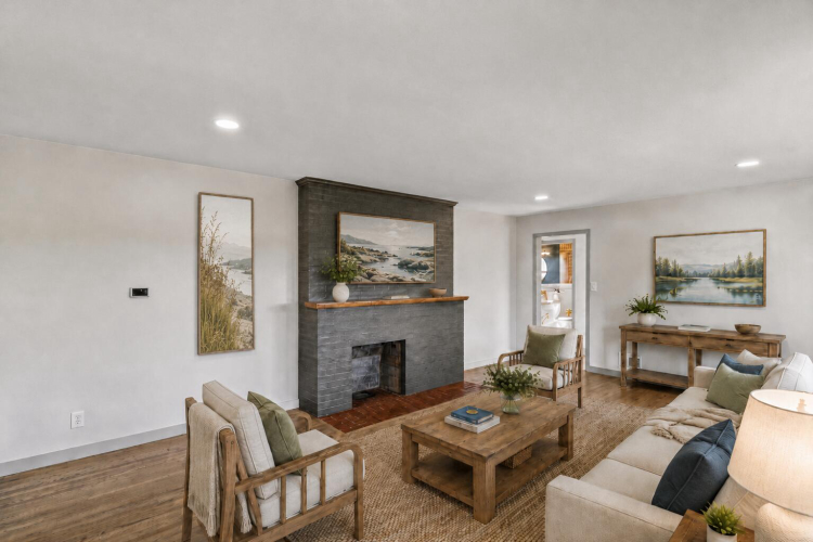 Listing Image 5