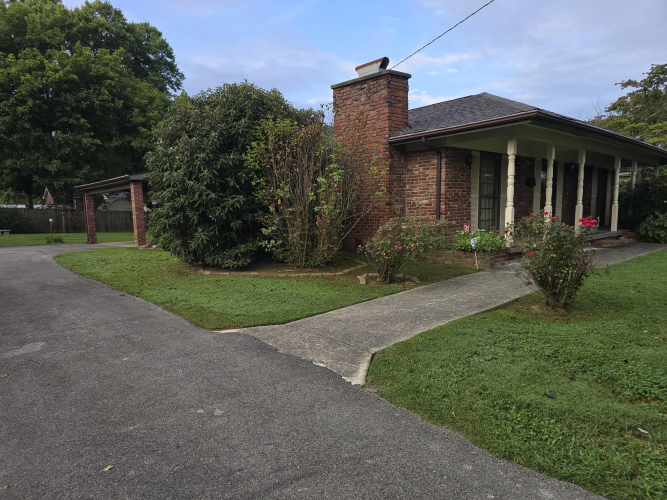 Listing Image 4