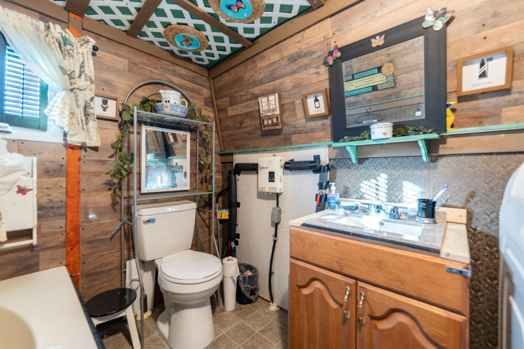 Listing Image 11