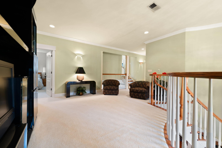 Listing Image 129