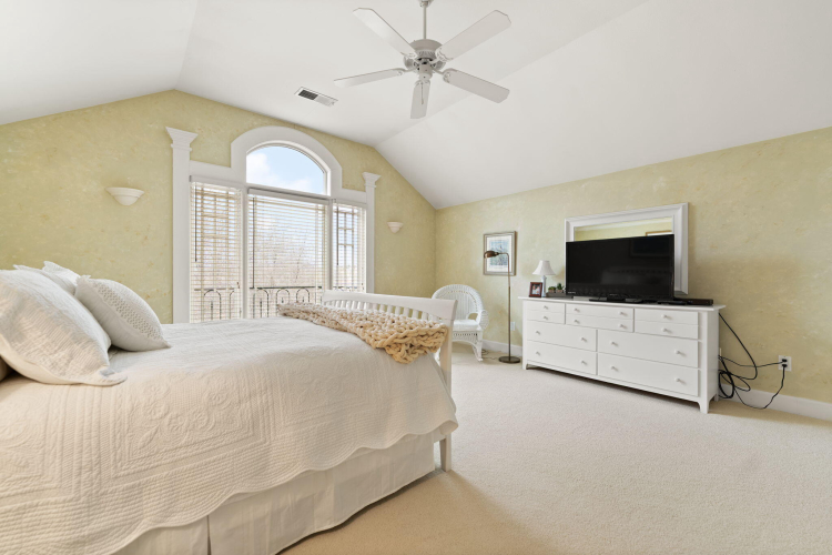 Listing Image 140