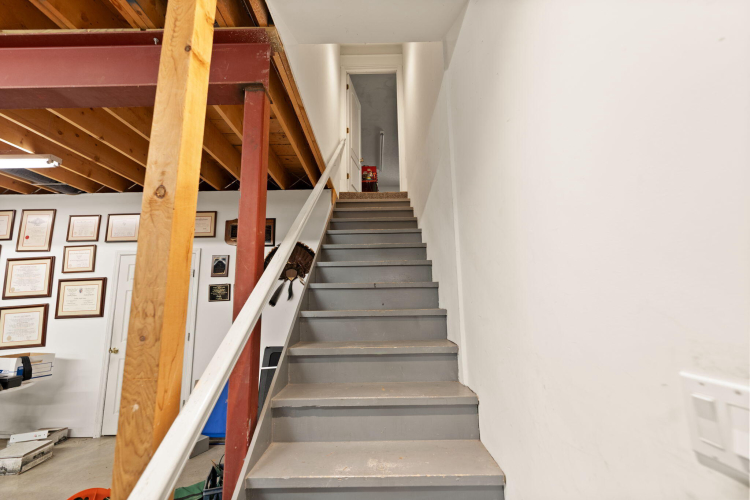 Listing Image 152