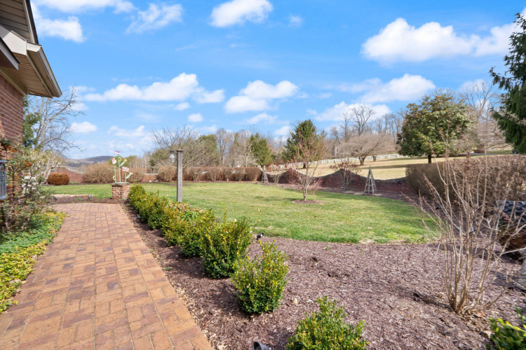 Listing Image 166