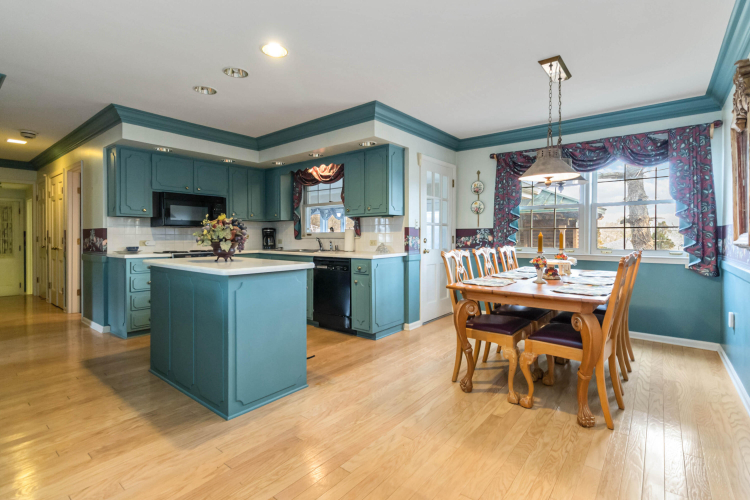 Listing Image 19