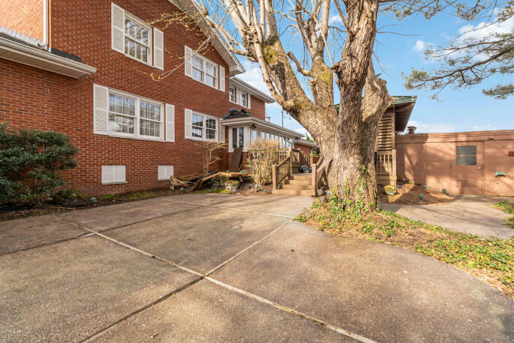 Listing Image 73
