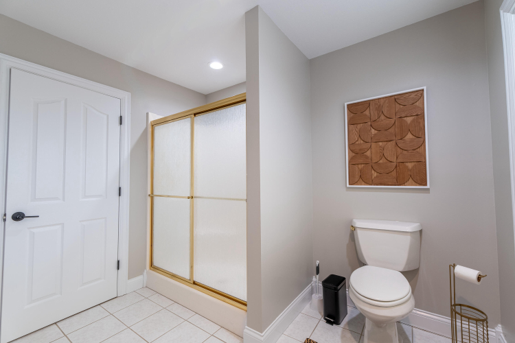 Listing Image 59