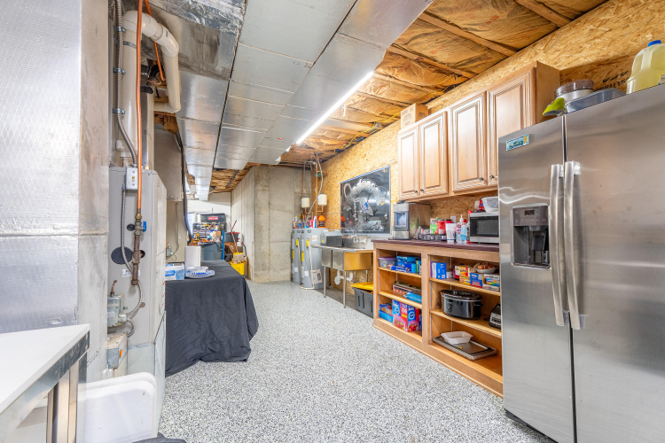 Listing Image 76