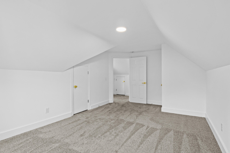 Listing Image 36