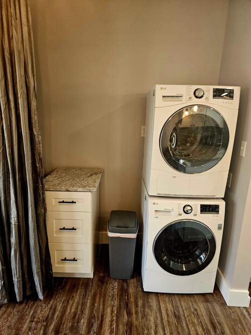 Listing Image 17
