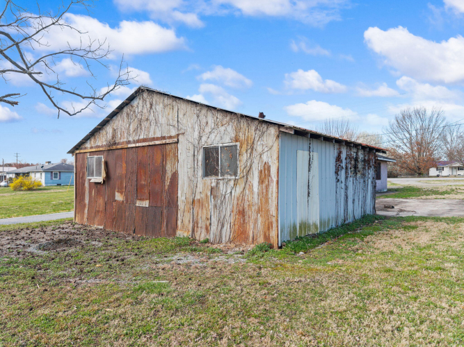 Listing Image 4