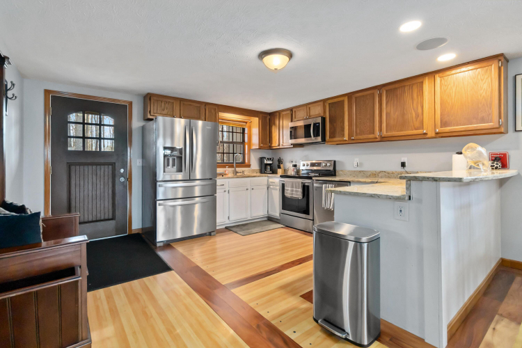 Listing Image 9
