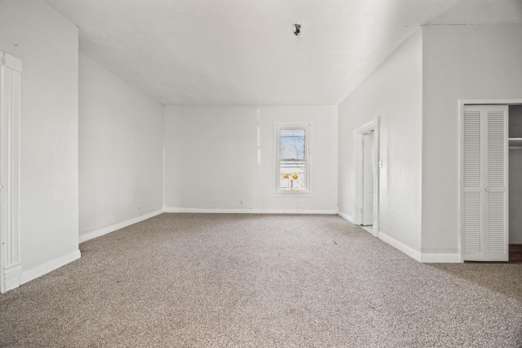 Listing Image 73