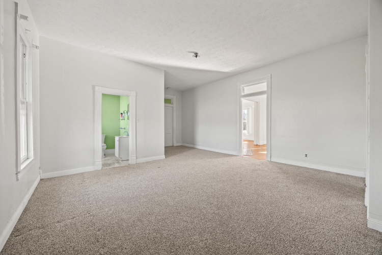 Listing Image 74