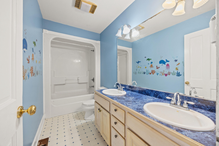 Listing Image 80