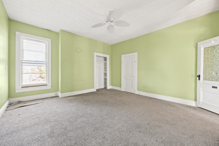 Listing Image 82