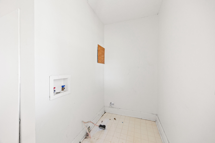 Listing Image 84