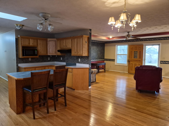 Listing Image 19