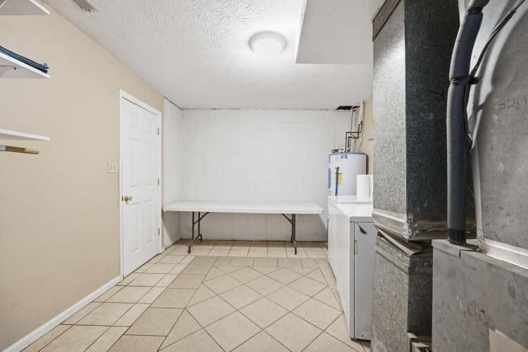 Listing Image 40