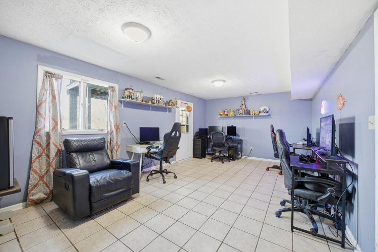Listing Image 48