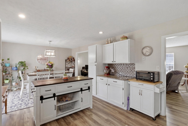 Listing Image 13