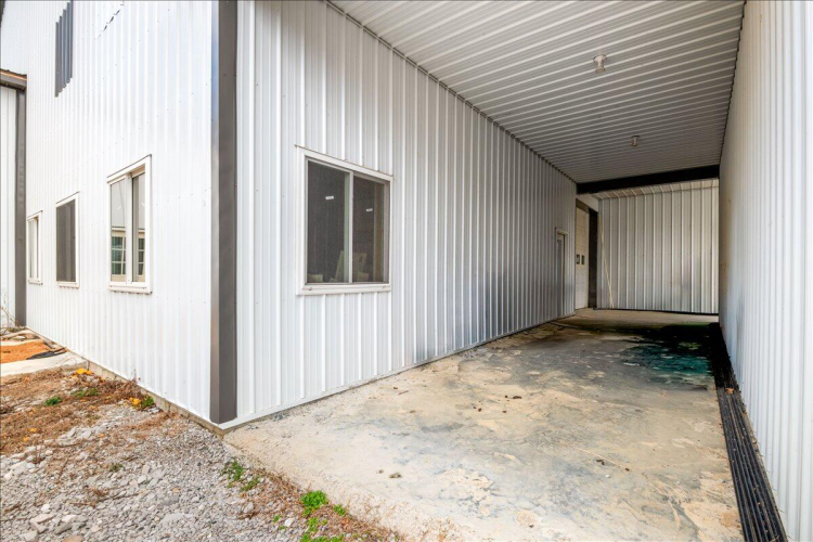 Listing Image 7