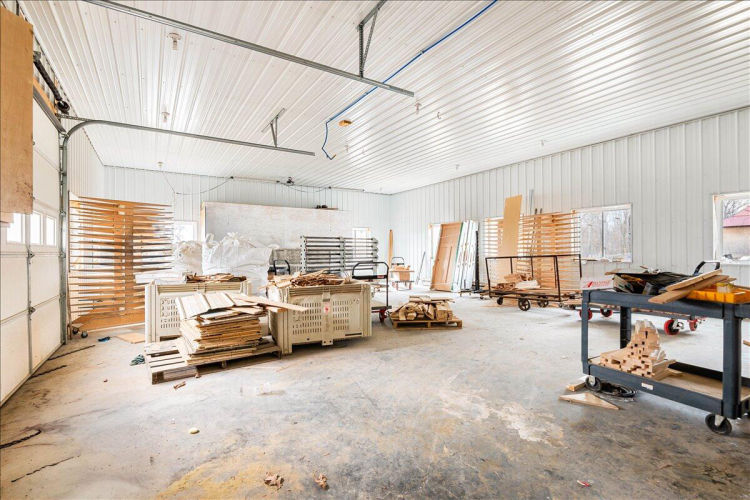 Listing Image 12