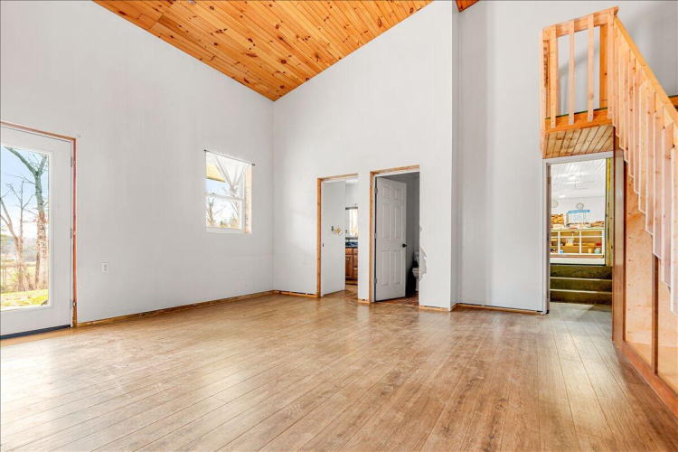 Listing Image 20