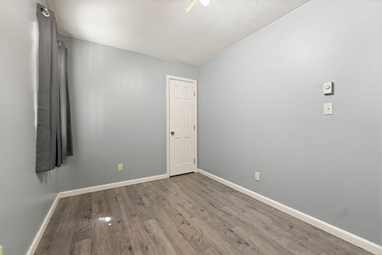 Listing Image 37