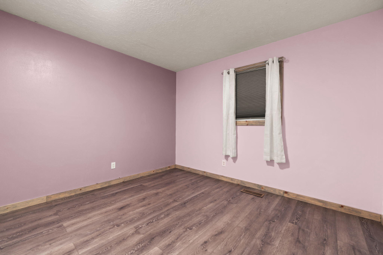 Listing Image 52