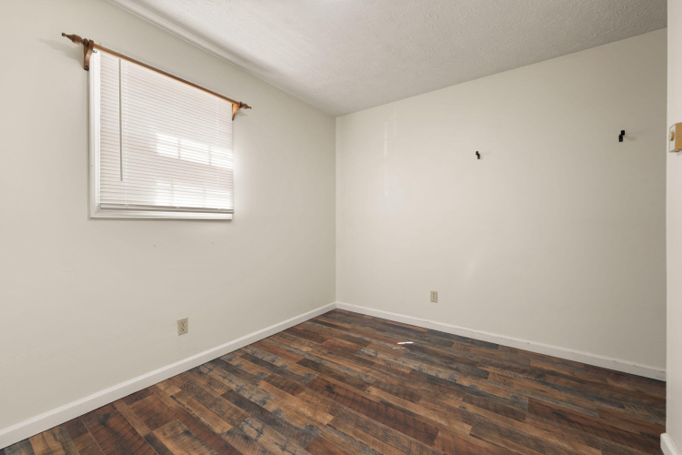Listing Image 56
