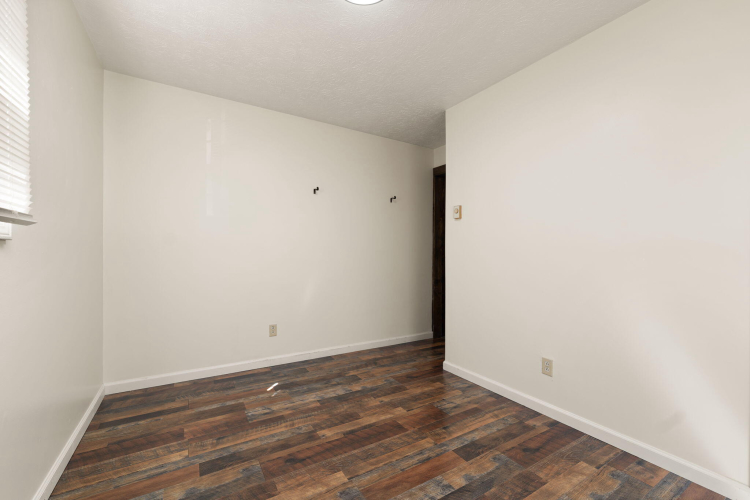 Listing Image 57