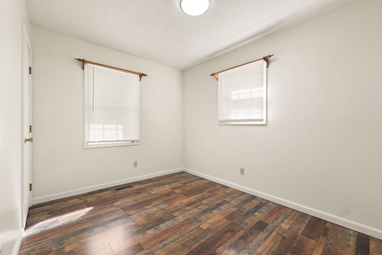 Listing Image 59