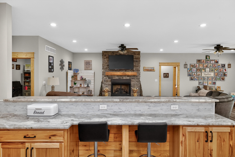Listing Image 16
