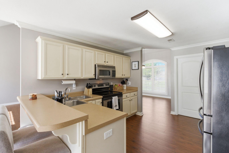 Listing Image 16