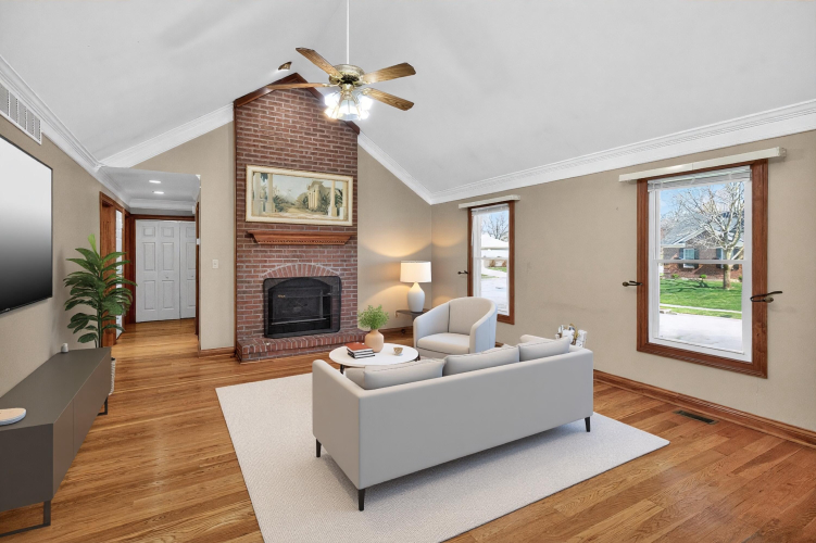 Listing Image 4