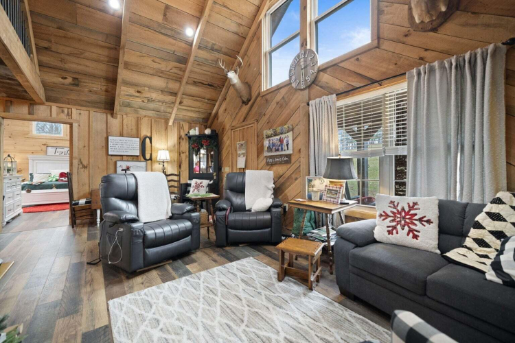 Listing Image 11
