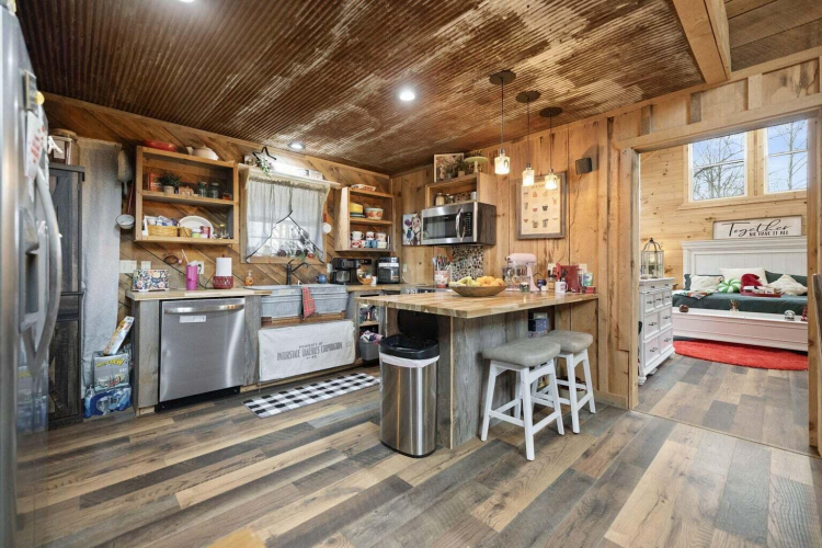 Listing Image 15