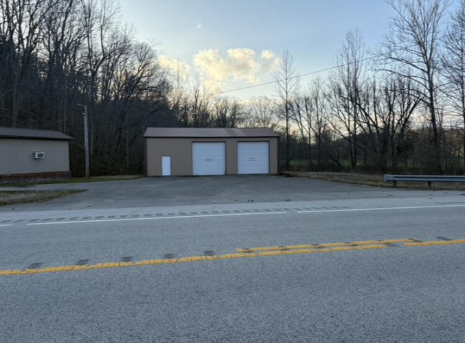Listing Image 4
