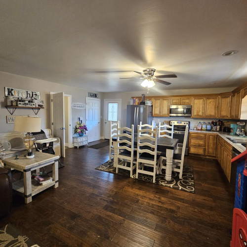 Listing Image 5