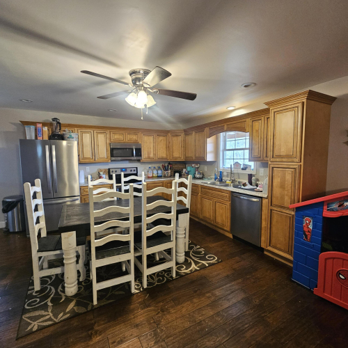 Listing Image 6