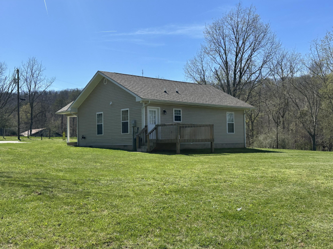 Listing Image 4