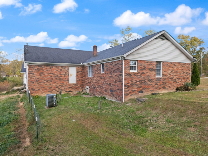 Listing Image 16