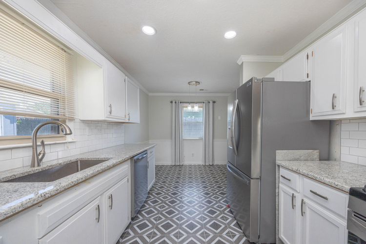 Listing Image 18