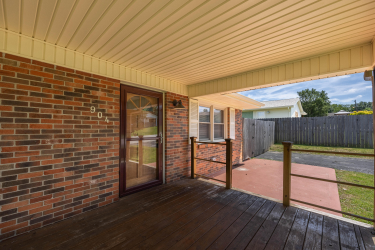 Listing Image 4
