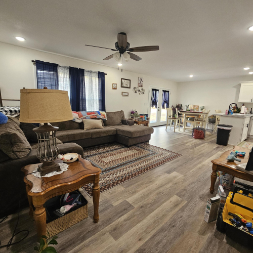 Listing Image 3