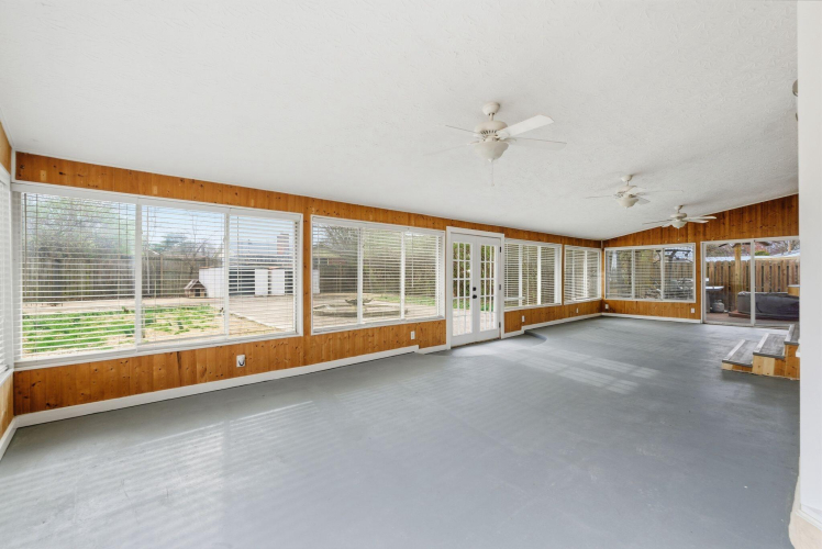 Listing Image 17