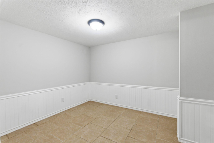 Listing Image 38