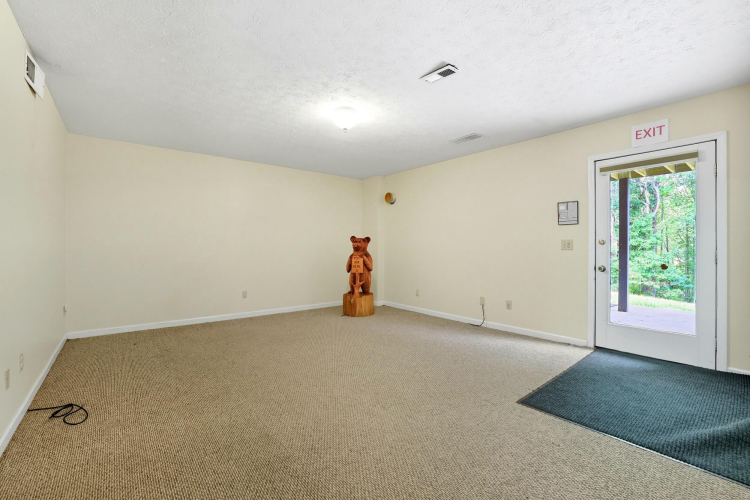 Listing Image 44