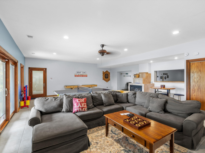 Listing Image 59